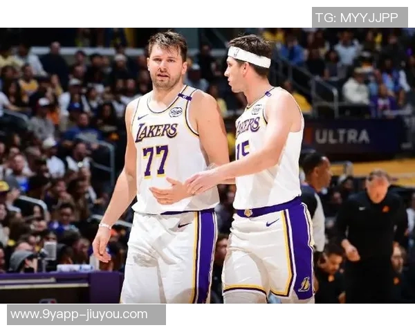 拉拉维亚谈与东契奇搭档感受：他让我在比赛中更加轻松自如