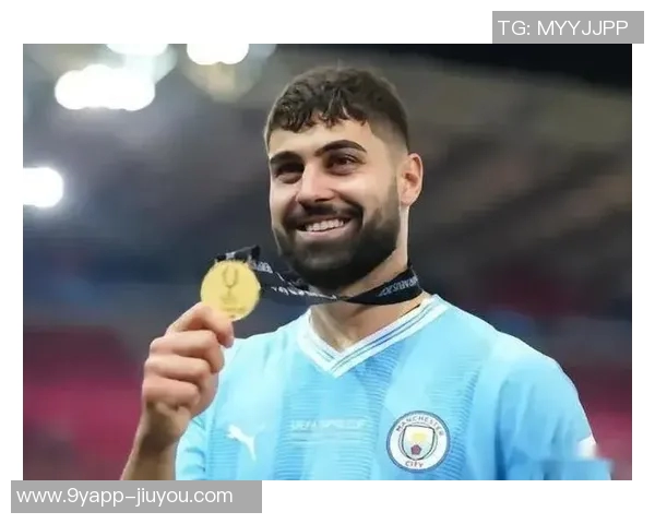 曼城欧冠客战海报发布格瓦迪奥尔独自亮相引关注