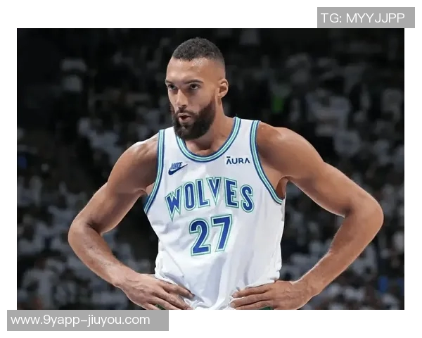 芬奇称赞戈贝尔防守能力认为他仍具备争夺最佳防守球员奖的实力